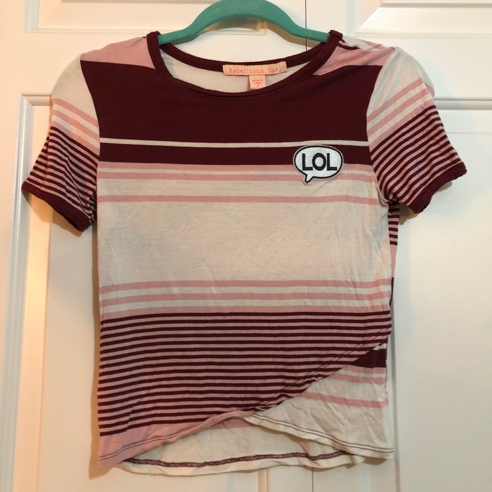 “LOL” emoji cropped tee